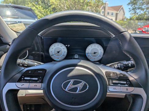 Used 2023 Hyundai Elantra Limited FWD image 25