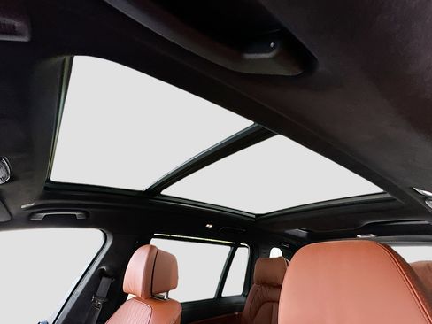 Used 2025 BMW X7 M60i image 23