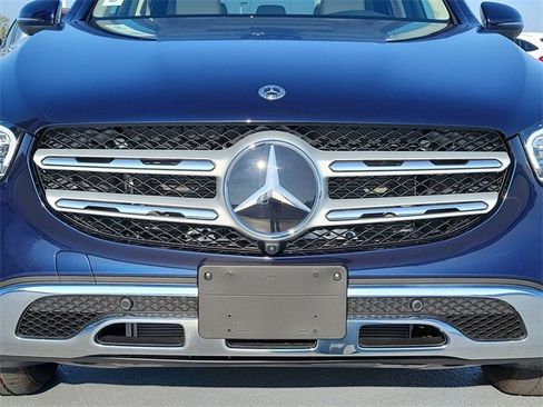 Used 2022 Mercedes-Benz GLC 300 4MATIC w/ Driver Assistance Package image 9
