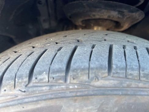 Used 2025 Lexus ES 350 Ultra Luxury w/ Accessory Package (Z2) image 2