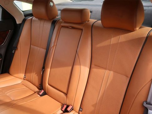 Used 2016 Jaguar XJ R-Sport image 17