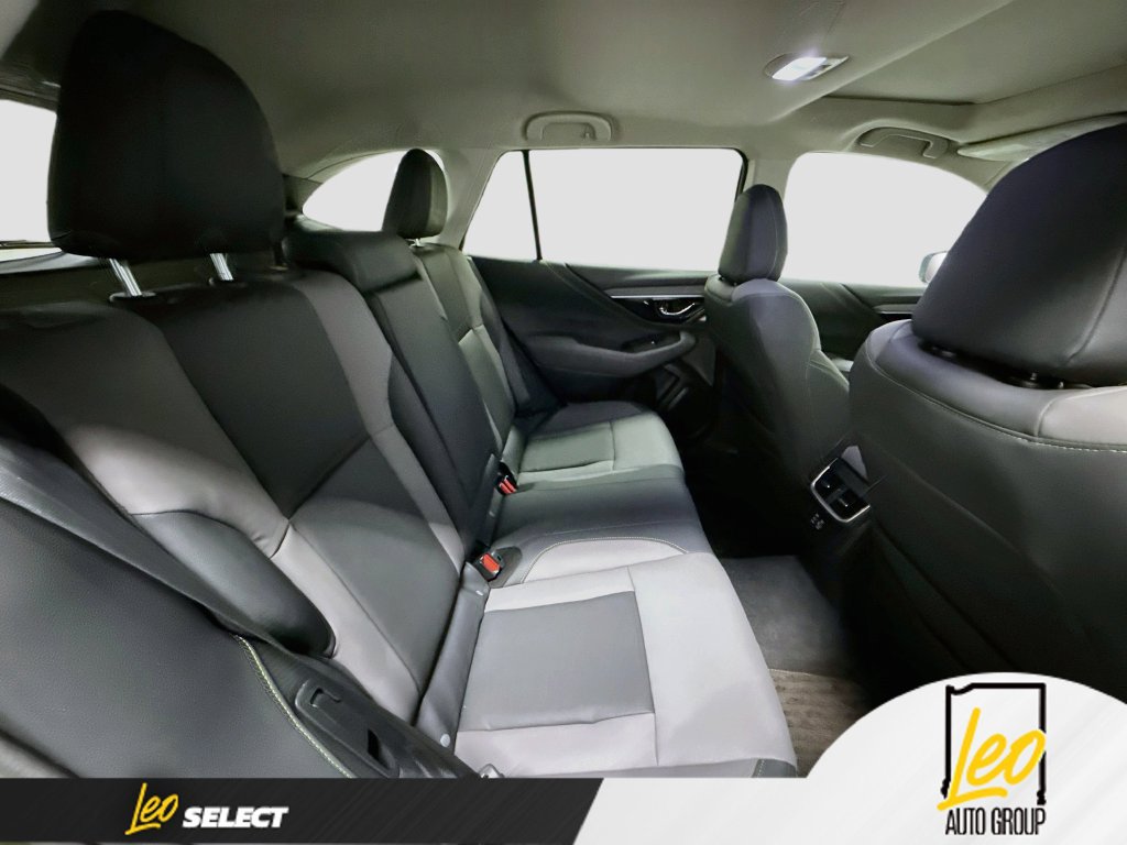 Used 2025 Subaru Outback Onyx Edition AWD/4WD image 30