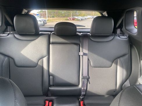 Used 2024 Jeep Compass Latitude image 31