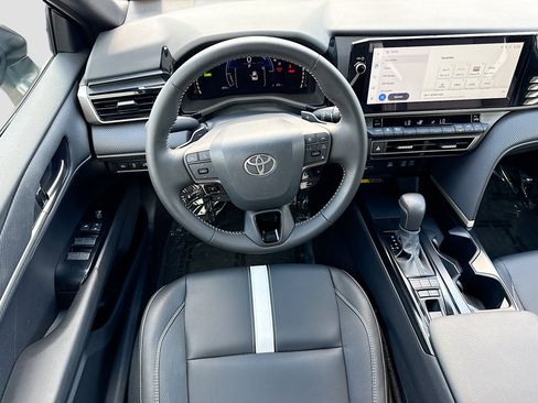 Used 2026 Toyota Camry SE w/ Multimedia Upgrade Package FWD image 15