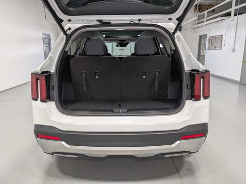 Certified 2025 Kia Sorento EX AWD/4WD image 44