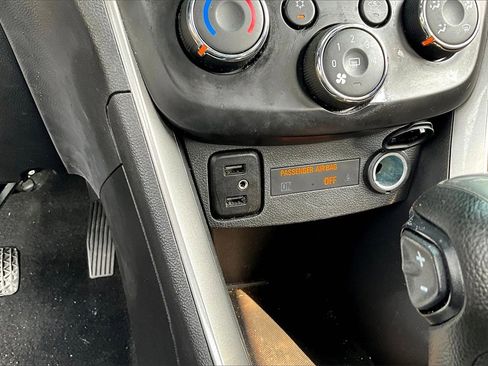 Used 2022 Chevrolet Trax LT image 29