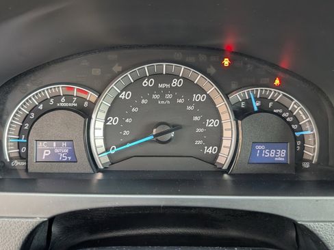 Used 2013 Toyota Camry SE FWD image 18