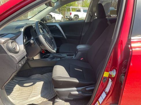 Used 2016 Toyota RAV4 LE AWD/4WD image 12