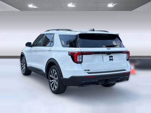 Used 2025 Ford Explorer ST-Line w/ Premium Package RWD image 3