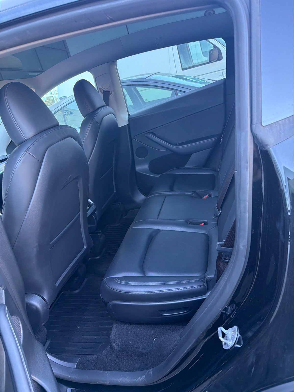 Used 2024 Tesla Model Y Long Range AWD/4WD image 9