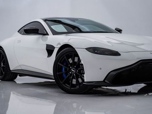 Used 2019 Aston Martin V8 Vantage Roadster RWD image 2