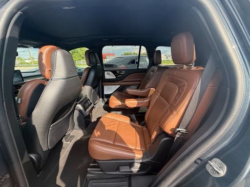 Used 2022 Lincoln Aviator Reserve w/ Equipment Group 201A AWD/4WD image 18