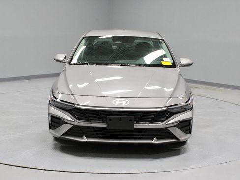 Used 2024 Hyundai Elantra SEL FWD image 7