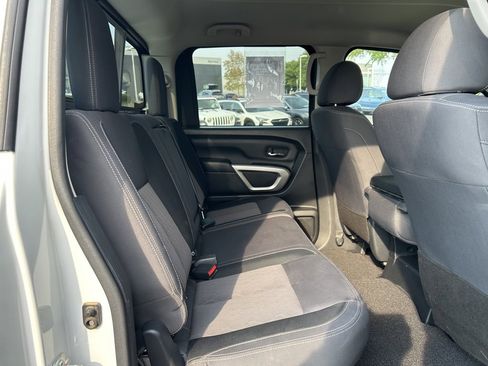 Used 2023 Nissan Titan SV image 5