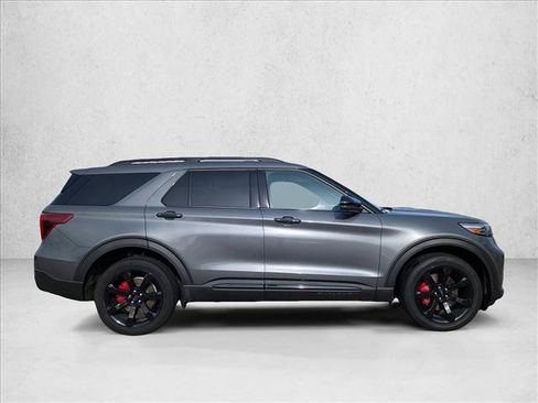 Used 2023 Ford Explorer ST w/ Equipment Group 401A image 4
