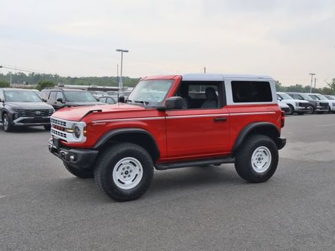 Used 2024 Ford Bronco Heritage Edition AWD/4WD image 4