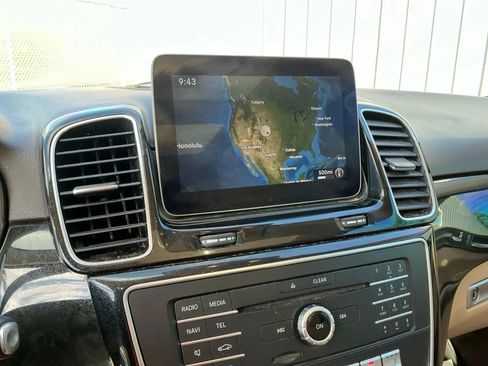 Used 2017 Mercedes-Benz GLE 350 4MATIC image 31