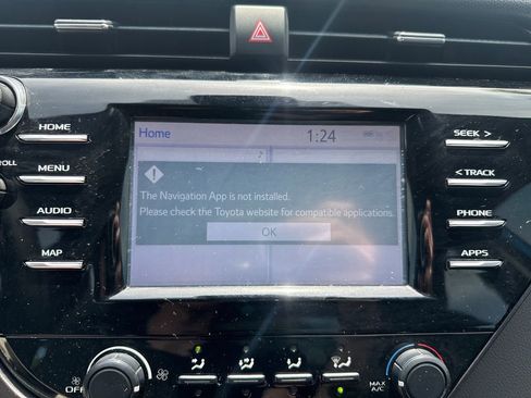 Used 2019 Toyota Camry LE w/ Convenience Package FWD image 21