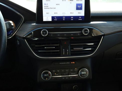 Used 2020 Ford Escape Titanium AWD/4WD image 25