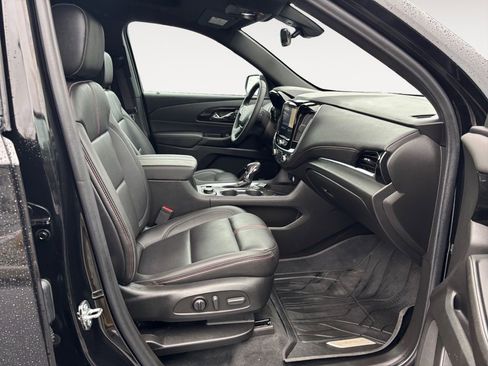 Used 2023 Chevrolet Traverse RS image 10