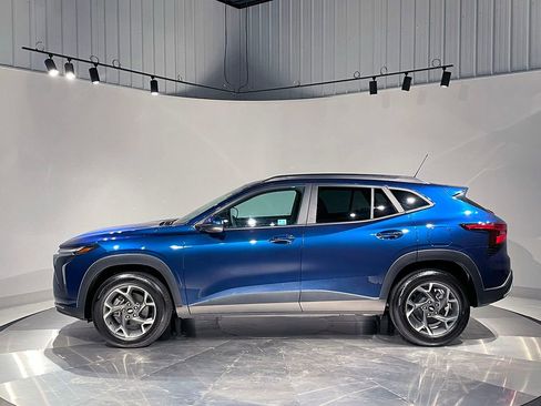 Used 2024 Chevrolet Trax LT image 14