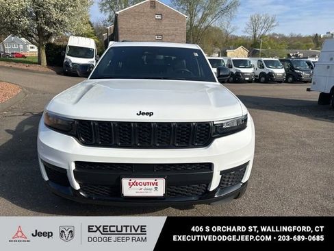 Used 2023 Jeep Grand Cherokee L Laredo AWD/4WD image 5