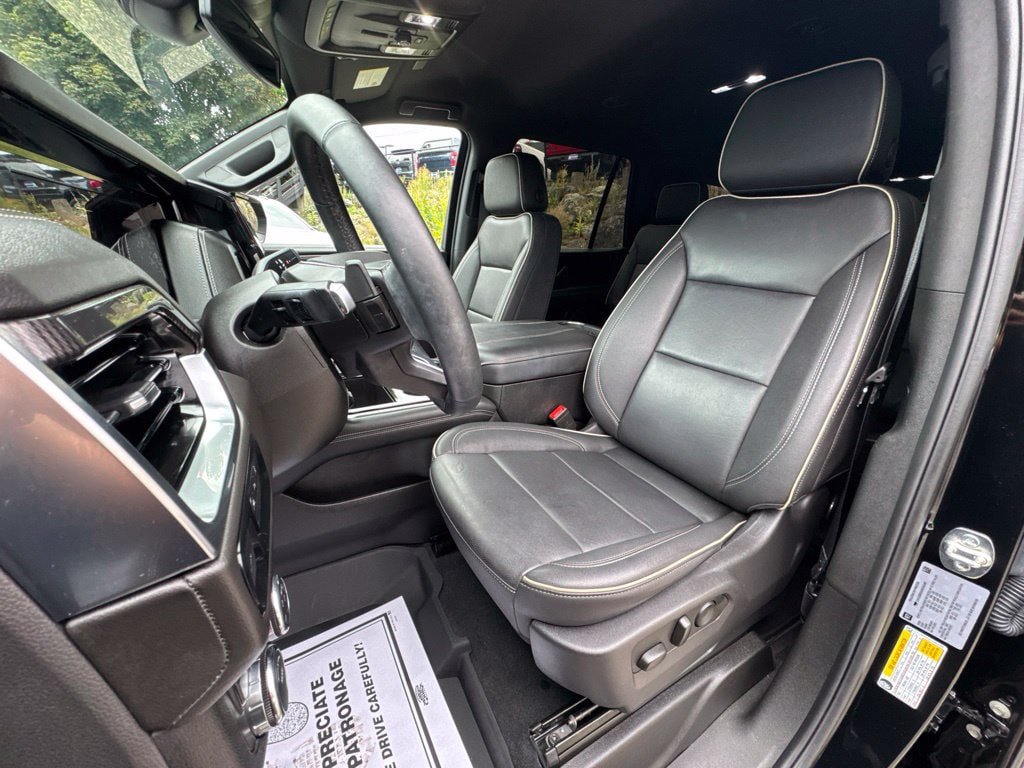 Used 2025 GMC Yukon Elevation AWD/4WD image 15