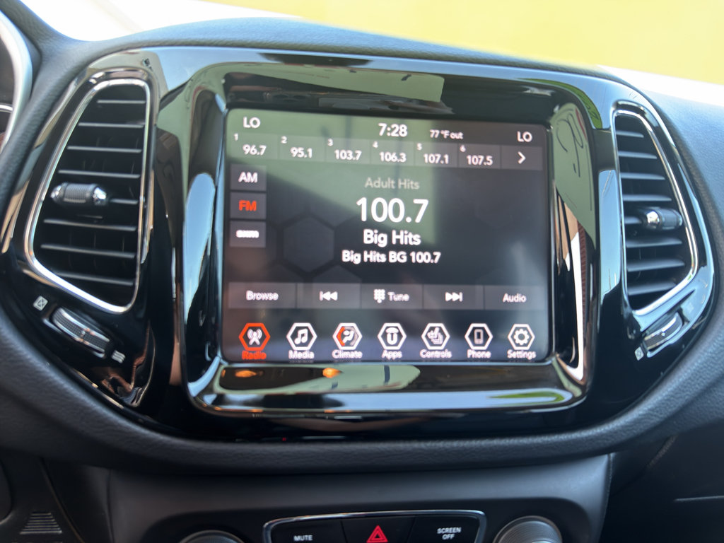 Used 2019 Jeep Compass Limited AWD/4WD image 15
