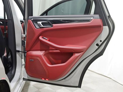 Used 2023 Porsche Macan GTS image 38