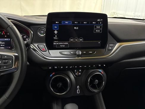 Used 2025 Chevrolet Blazer LT FWD image 34