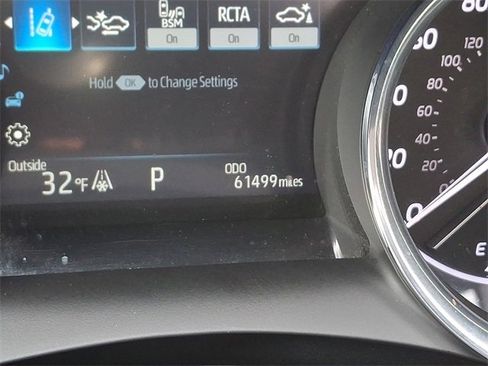 Used 2020 Toyota Camry XLE image 20