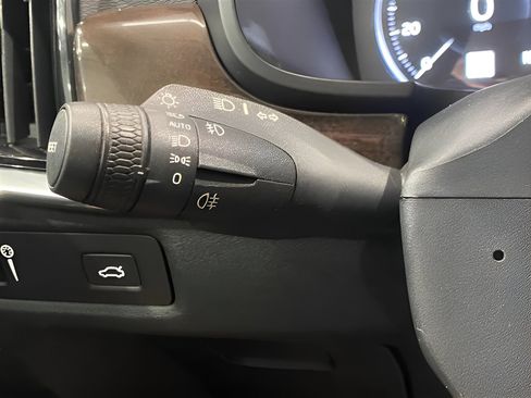 Used 2018 Volvo S90 T6 Momentum w/ Protection Package image 14