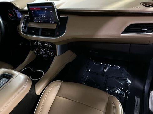 Used 2021 Chevrolet Tahoe Premier w/ Premium Package image 36