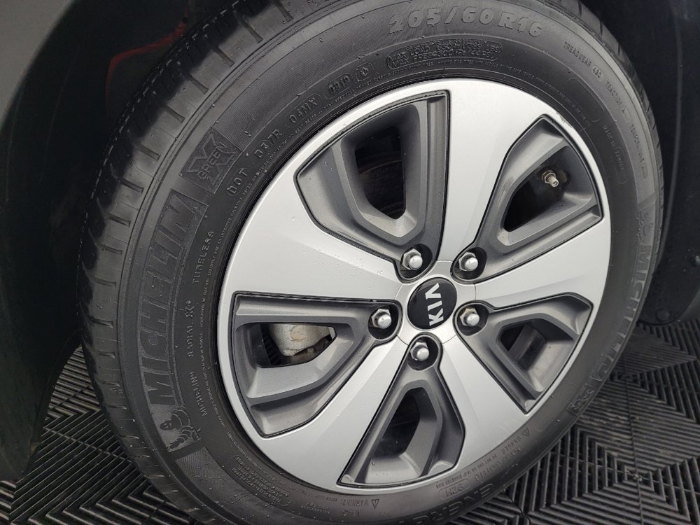 Used 2019 Kia Niro LX FWD image 31