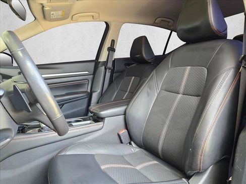 Used 2023 Nissan Altima 2.5 SR FWD image 11