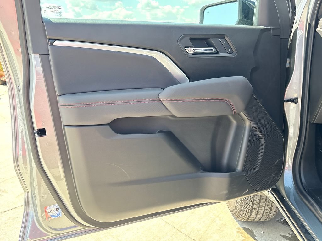 Used 2026 Chevrolet Colorado Z71 AWD/4WD image 14