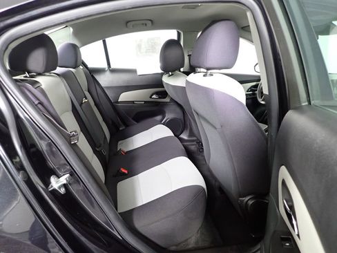 Used 2013 Chevrolet Cruze LS FWD image 40