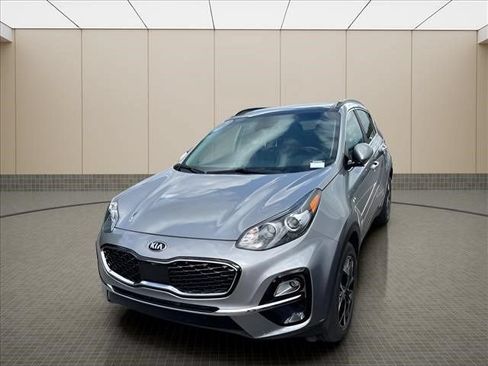 Used 2022 Kia Sportage EX w/ EX Technology Package AWD/4WD image 2