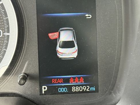 Used 2022 Toyota Corolla LE image 30