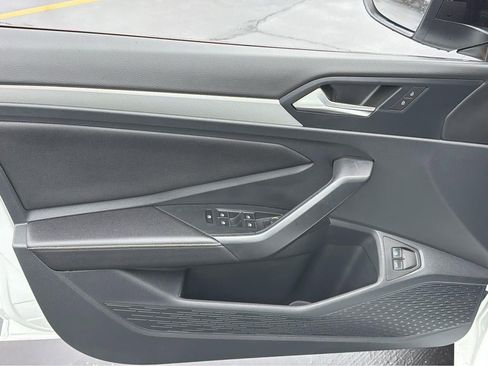 Used 2024 Volkswagen Jetta Sport image 17