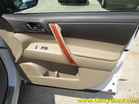 Used 2010 Toyota Highlander Limited AWD/4WD image 29