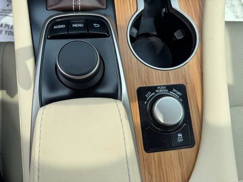 Used 2018 Lexus RX 350L FWD w/ Premium Package image 39