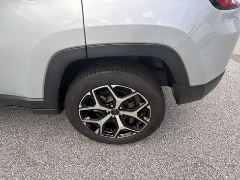 Used 2026 Jeep Compass Limited AWD/4WD image 24