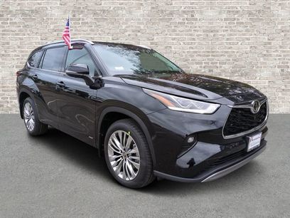 New 2026 Toyota Highlander Platinum