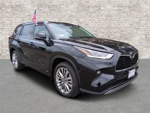 New 2026 Toyota Highlander Platinum image 1
