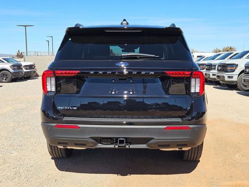 New 2026 Ford Explorer Active RWD image 7
