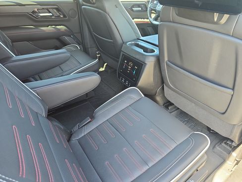 Used 2026 GMC Yukon AT4 Ultimate AWD/4WD image 11
