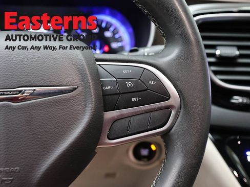 Used 2023 Chrysler Voyager LX FWD image 16