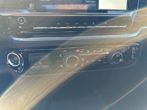 Used 2025 Chevrolet Silverado 1500 LT image 15