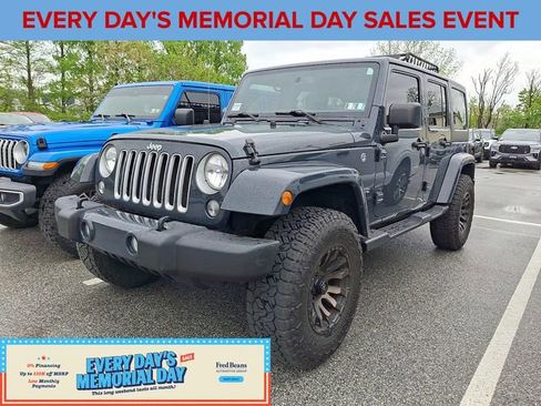 Used 2016 Jeep Wrangler Unlimited Sahara w/ Connectivity Group AWD/4WD image 3